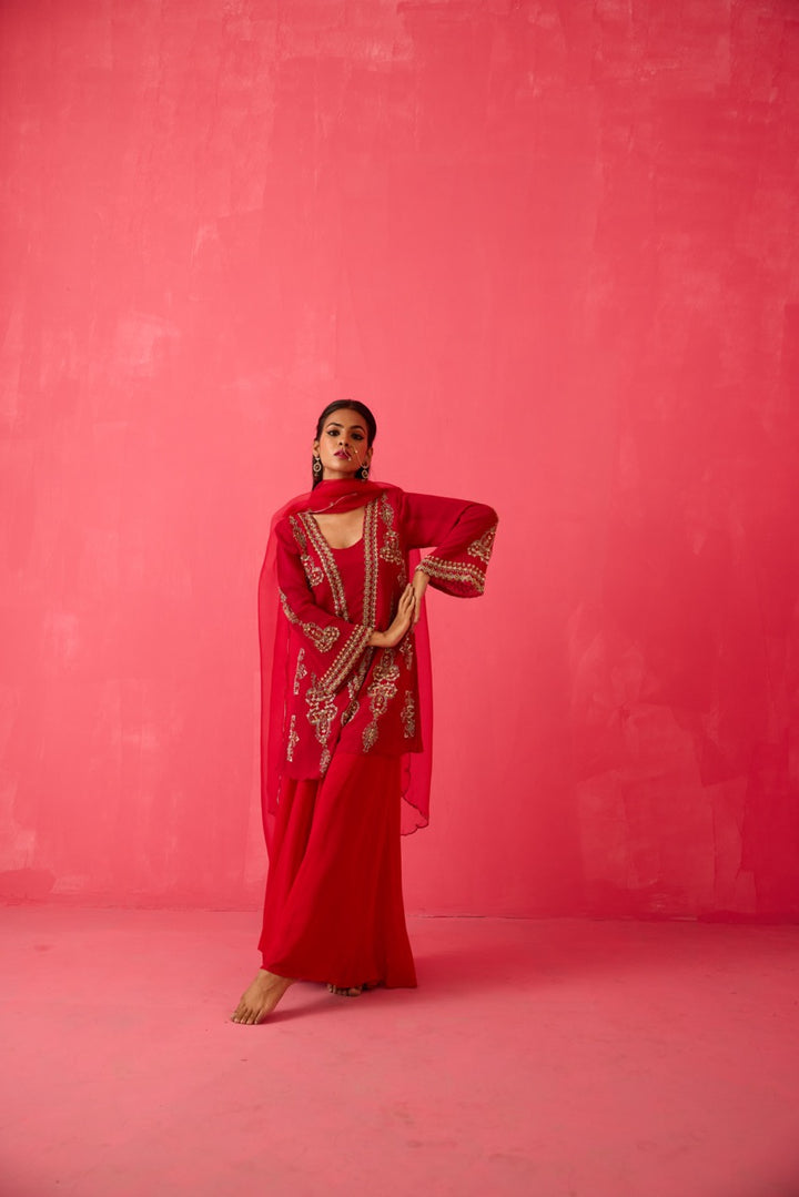 CRIMSON RED - BEGUM