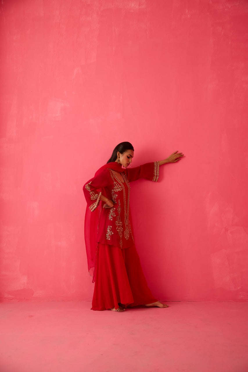 CRIMSON RED - BEGUM