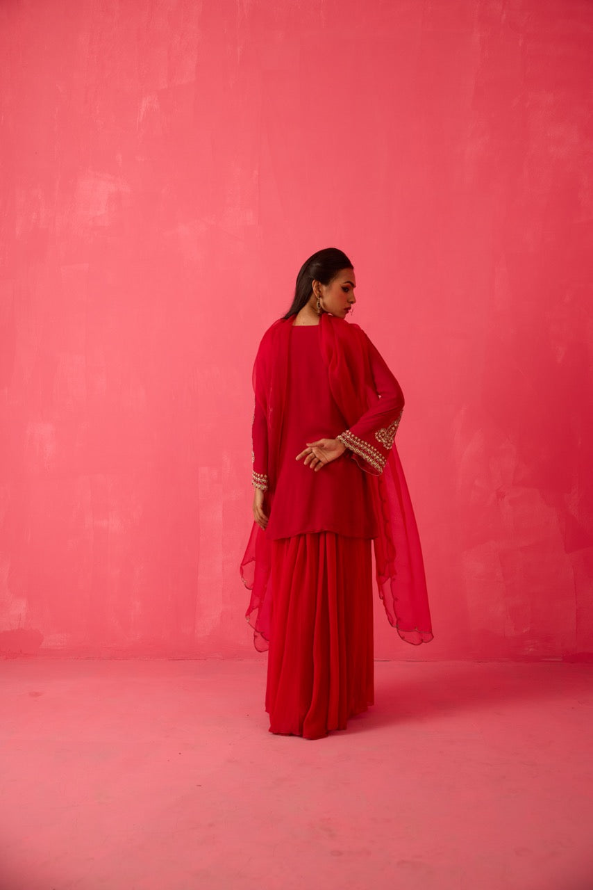 CRIMSON RED - BEGUM