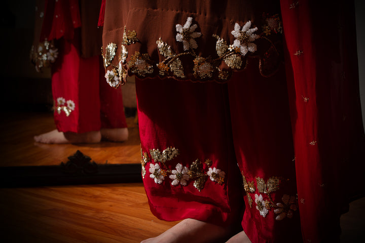 Brown & Red - Old world charm