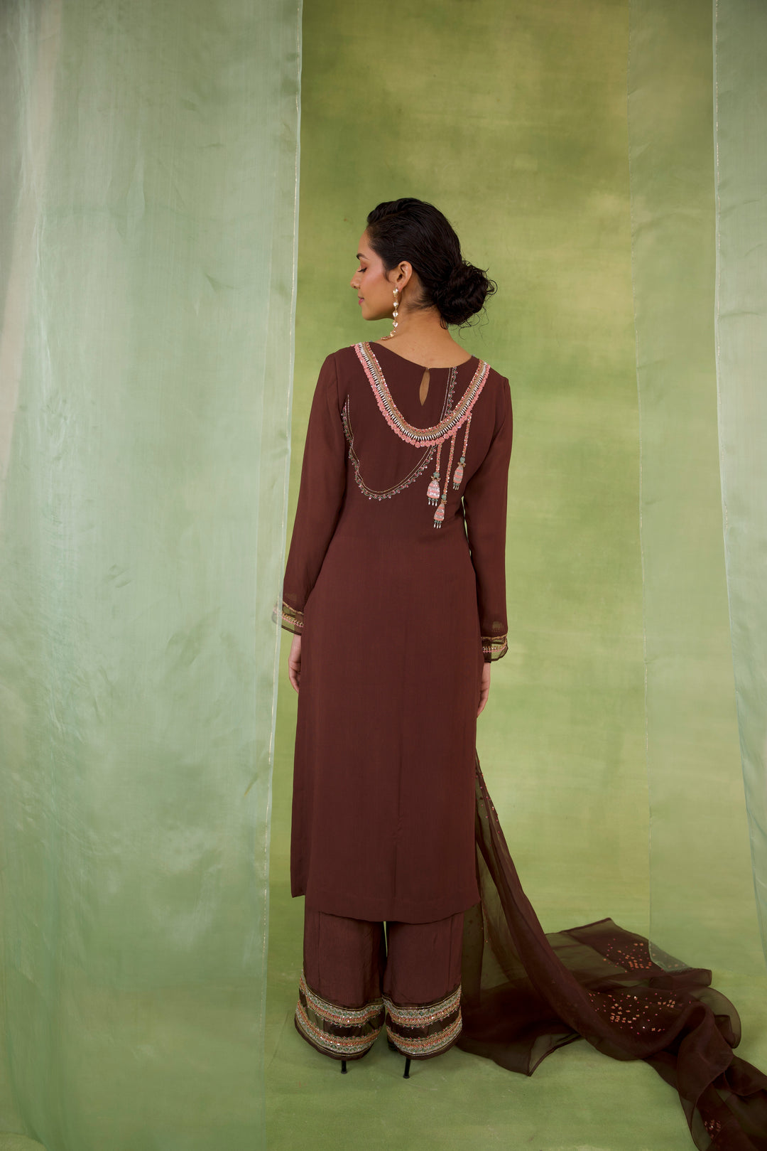 WALNUT BROWN