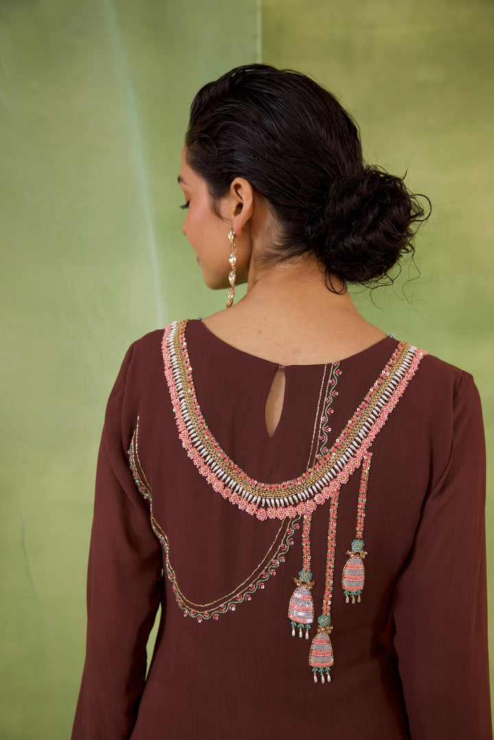 WALNUT BROWN