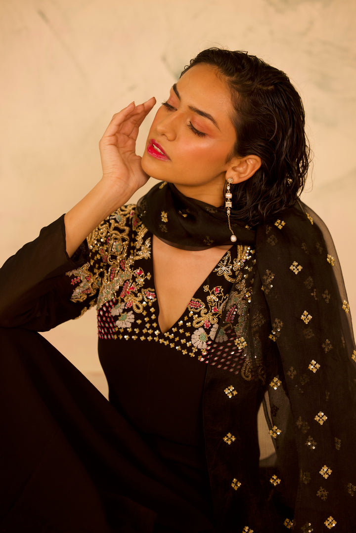 MIDNIGHT BLACK - SITARA