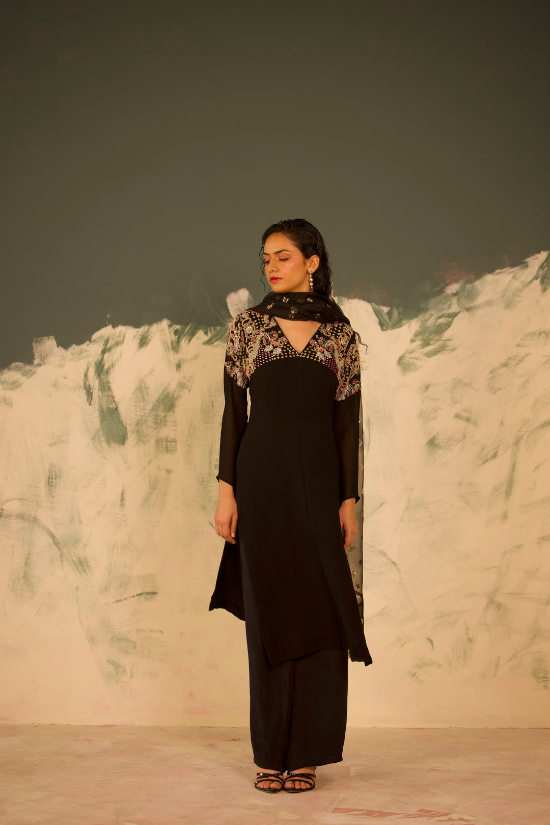 MIDNIGHT BLACK - SITARA