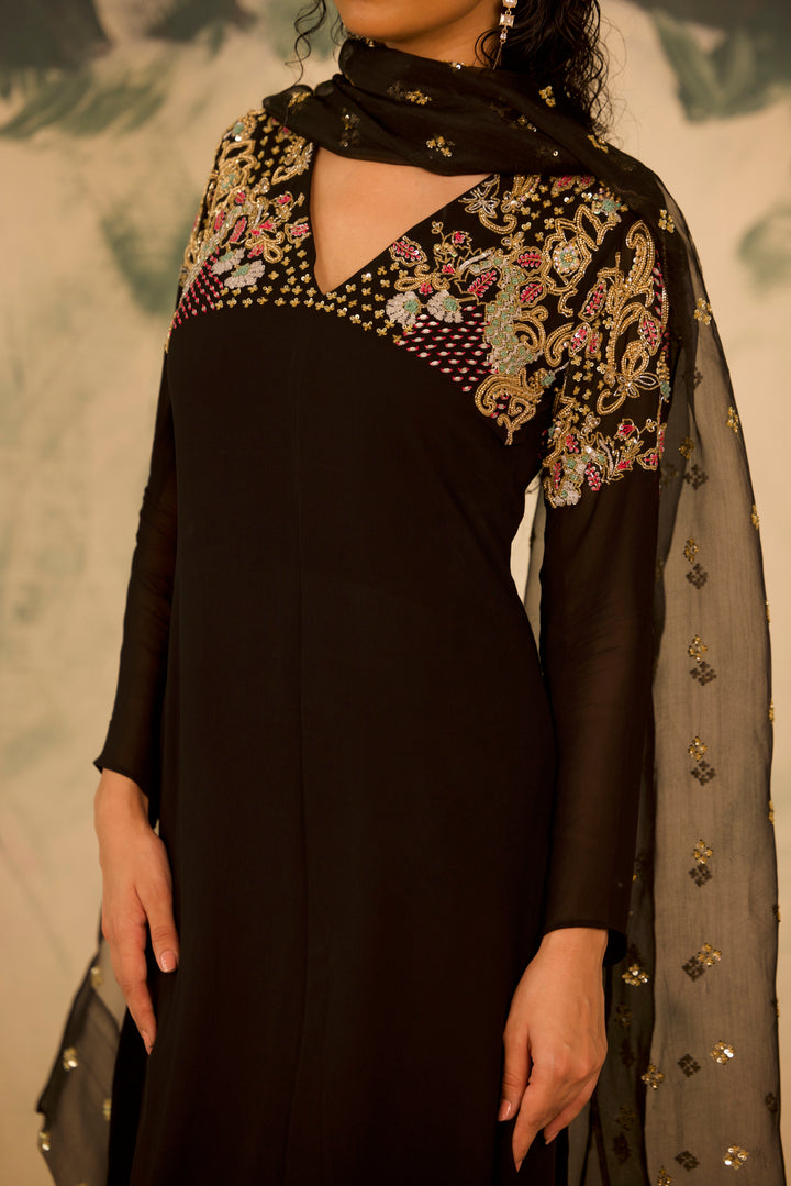 MIDNIGHT BLACK - SITARA